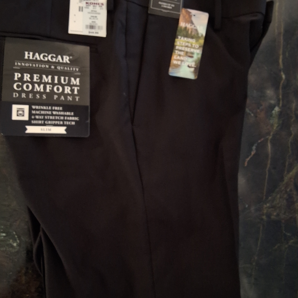 Haggar Men's Black Premium Comfort Dress Pants